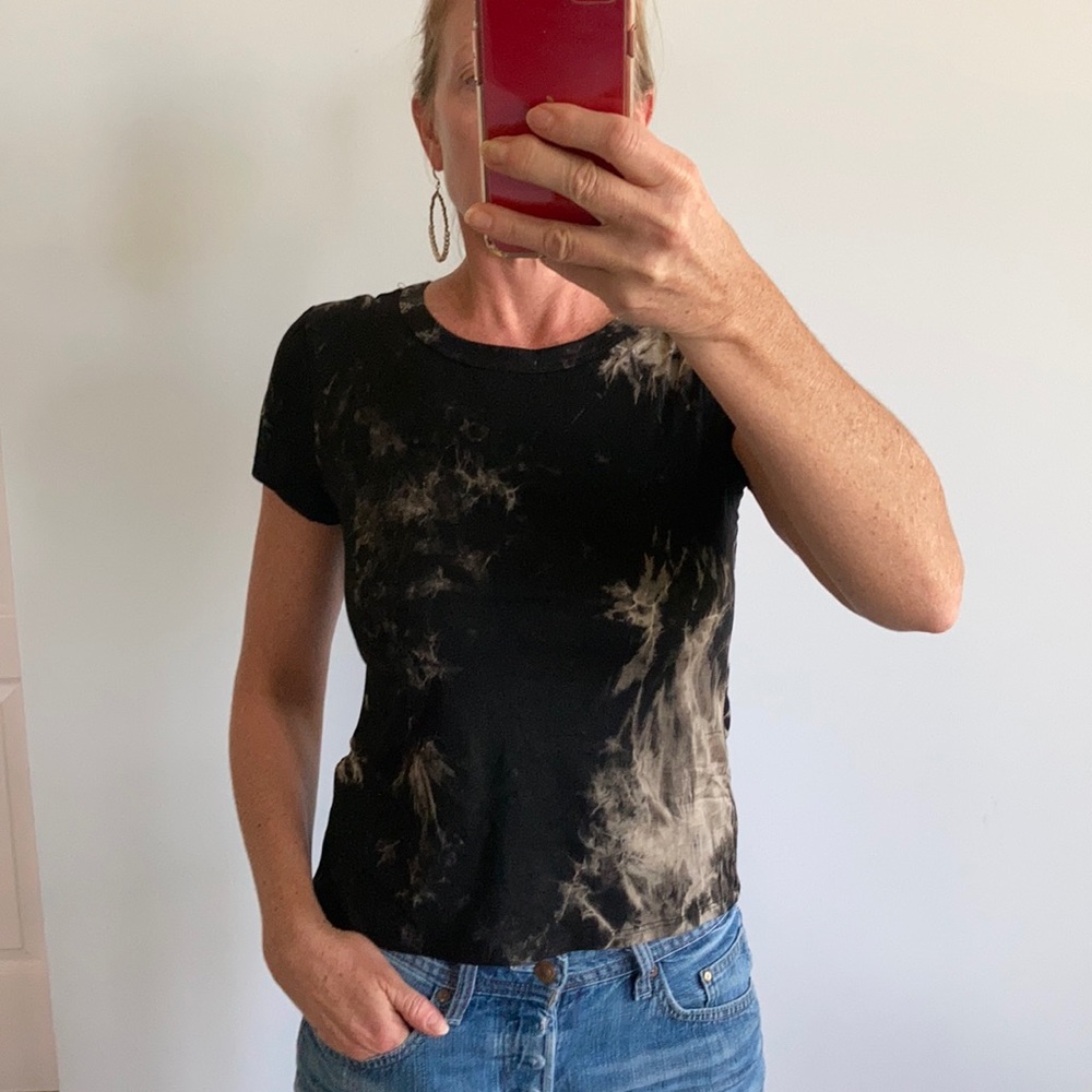 Black & Greyish Color Tie Dye Tee - Picture 6 of 10